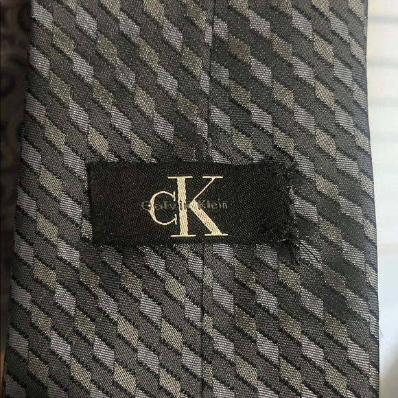 Calvin Klein & Brand Name Men's Tie Collection Teal, Burgundy, Pink, Black, Etc. - Picture 9 of 9